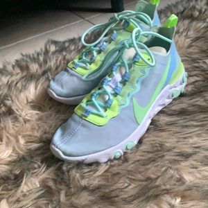 Nike react tennis shoes